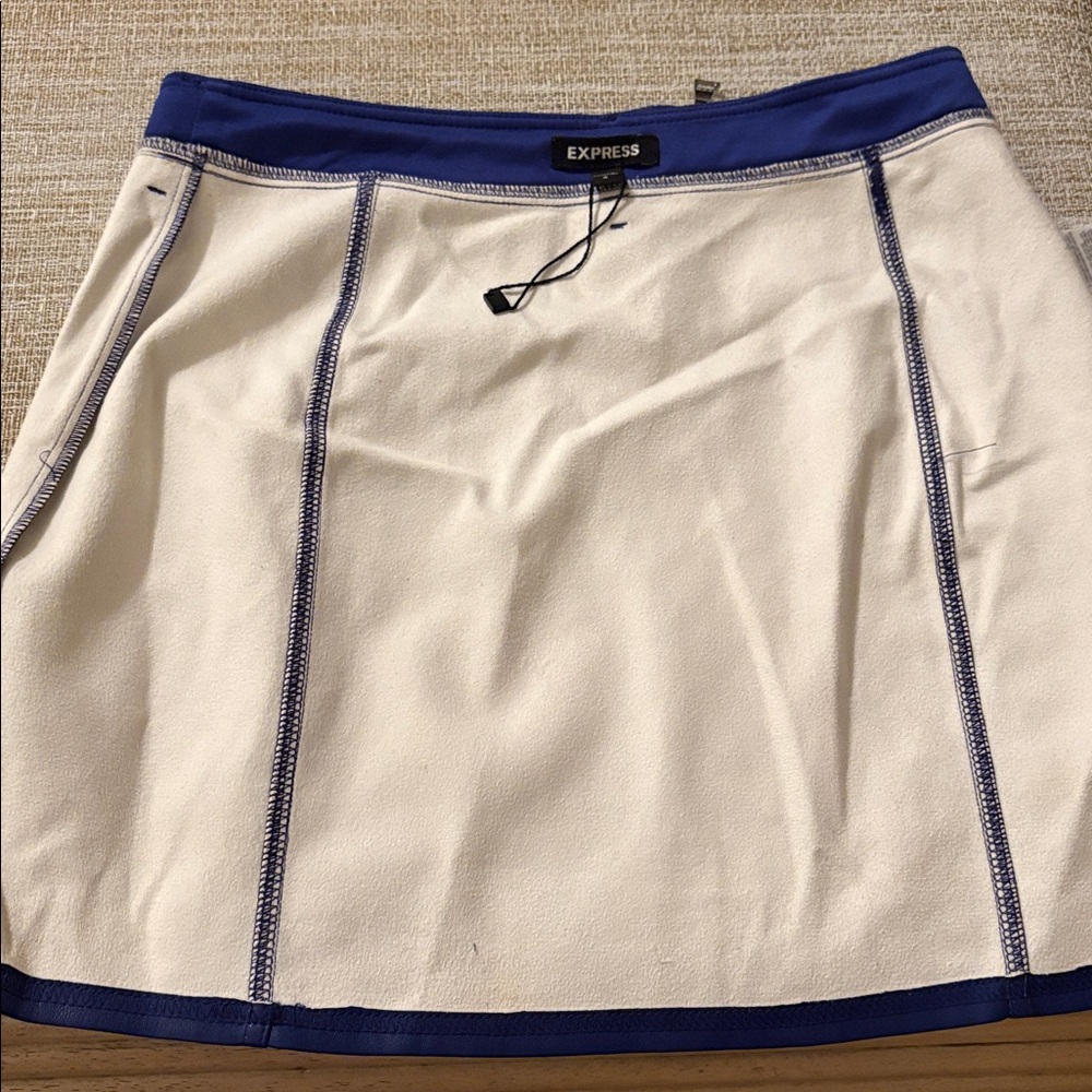 Express faux-leather skirt w/zipper details. Sz 4 & is machine-washable. Lined! - Picture 7 of 7